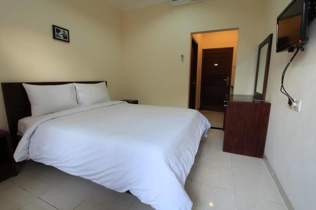 Surya Inn Kuta Lombok Exterior foto