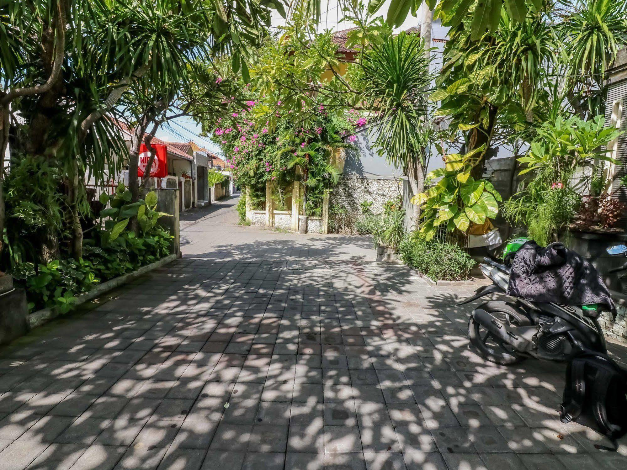 Surya Inn Kuta Lombok Exterior foto