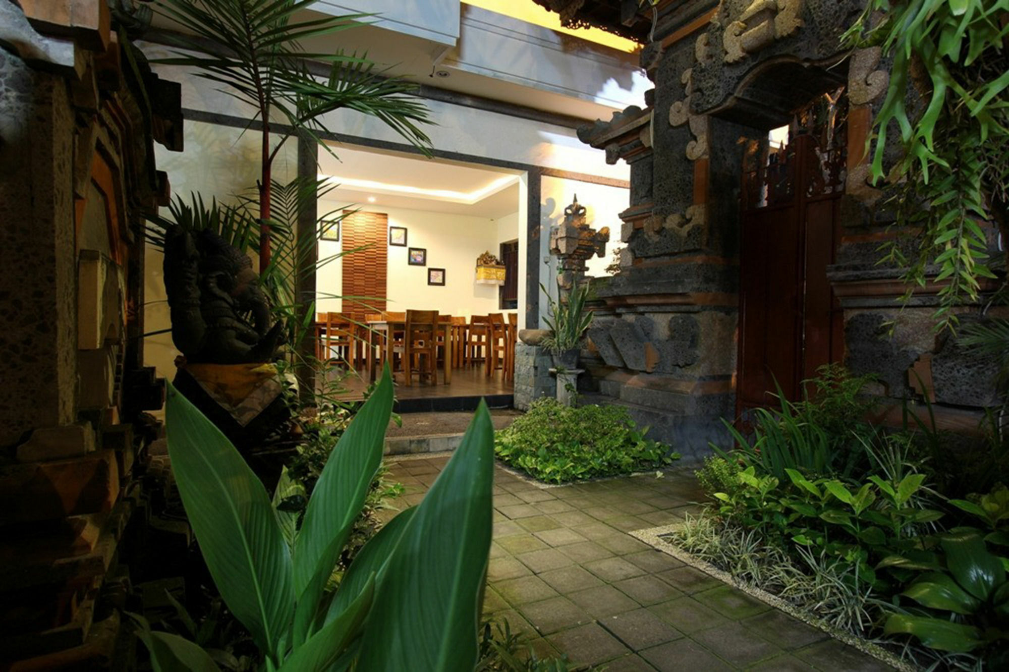 Surya Inn Kuta Lombok Exterior foto